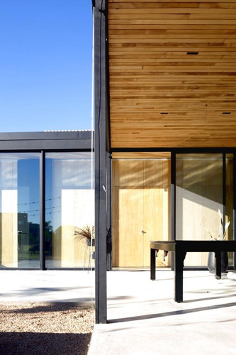 Casa En Alquiler En El Cantón, De Diseño Y Amoblada