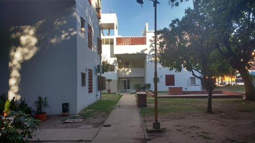 Imagen 2 de 15 de Venta Departamento 3 Amb 56 M2 Valentin Alsina Lanus