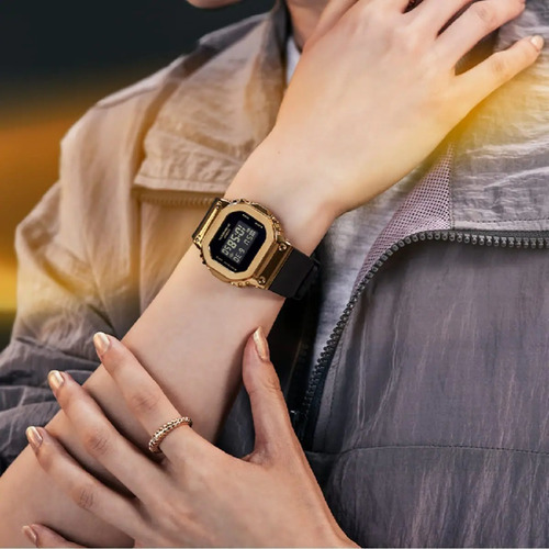Reloj Casio Gms5600gb-1 Original Golden Para Dama E-watch Color de la correa Negro Color del bisel Dorado Color del fondo Negro