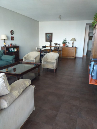 Departamento En Venta En Flores