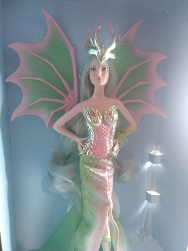 Barbie Top Model Básics Louboutin Super Bella Dragón (Usado)