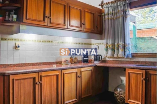 Imagen 6 de 18 de Venta De Casa De 4 Dormitorios En Barrio Super Tranquilo