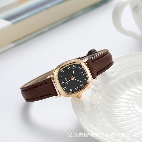 K 1 Reloj De Cuarzo Con Esfera Cuadrada Y Correa Marrón.