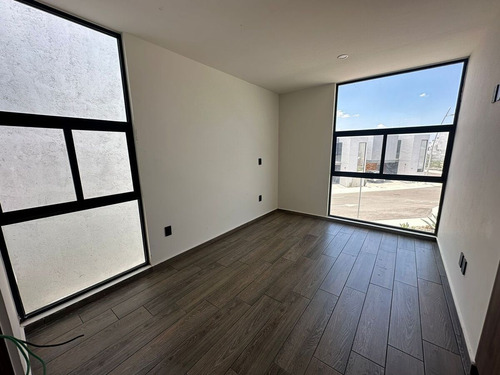 Hermosa Residencia Premium En Venta Entre El Refugio Y Zibatá, 4 Recámaras, Lujo