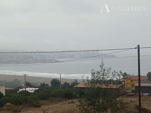 Casa En Venta De 4 Dorm. En Mantagua Vista Al Mar Quintero