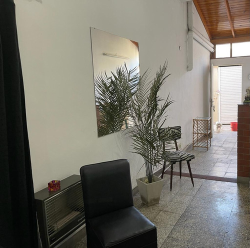 Oportunidad - Venta Casa 3 Ambientes Con Patio Y Cochera Grande - 190 M2 - Parrilla Y Quincho - Listo Para Mudarte- Villa Dominico, Avellaneda, Buenos Aires.