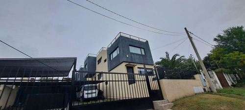 Se Vende Duplex Con Pileta Y Cochera En Carlos Paz