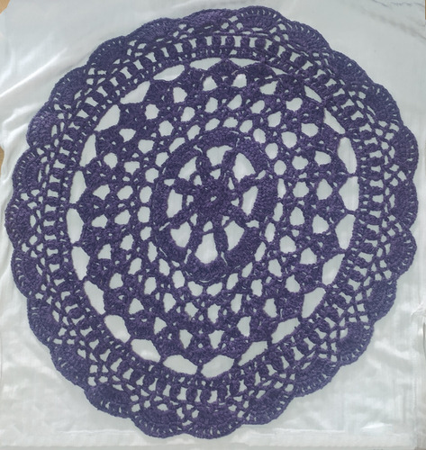 Carpeta Circular De Mesa Antígona A Crochet Lila Oscuro