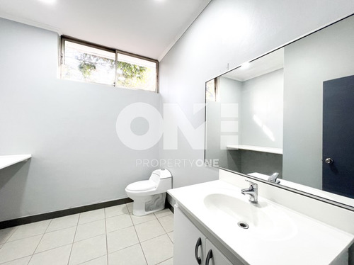 Depto En Venta Las Condes/ Condominio/primer Piso Jardin