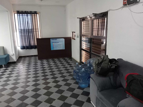 Oficinas Y Patio Industrial