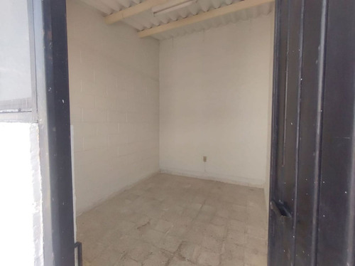 Casa En Venta En La Col. El Miraval, Cuernavaca Morelos.