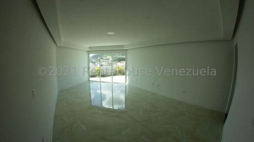 Imagen 9 de 14 de Casa En Venta En Cumbres De Curumo 21-25149 Carolina Fermoso 0424-2083128