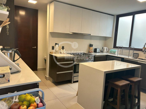Casa En Venta De 4 Dorm. En Lo Barnechea Los Litres