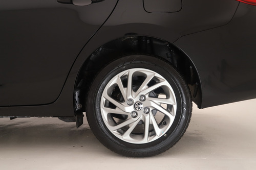 Imagen 16 de 20 de Toyota Yaris 1.5 Xls Cvt Sedán 4p 2022 0km