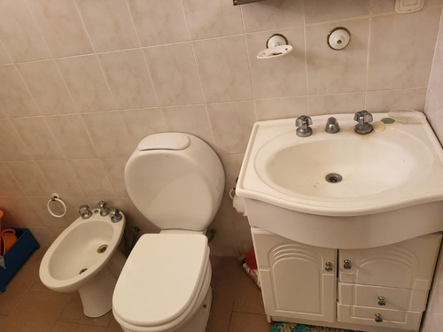 Casa 3 Amb + Departamento 1 Amb F: 6455