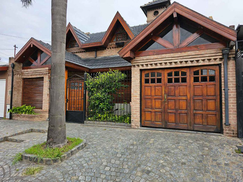 Venta Casa 6 Ambientes Tipo Chalet Moron Sur