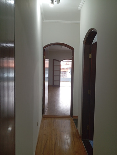 Casa Sobrado Com 02 Dormitórios, Lavabo E Móveis Planejados