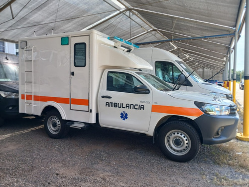 Alquiler De Ambulancia 4x4 Toyota Hilux 2025 Modulo Valle.