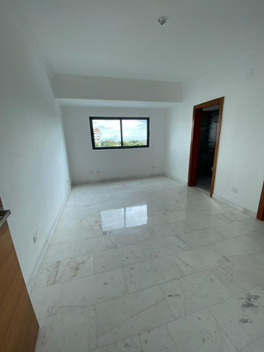 Imagen 3 de 26 de La Esperilla Apto. Nuevo, Piso 18 - 3hbs -3 Parqueos - Hermosa Vista Al Mar Y A La Ciudad - Área Social Con Lounge Bar Piscina Con Hidroterapia - Gimnasio -spa De Masaje - Sauna- Área Infantil Salón