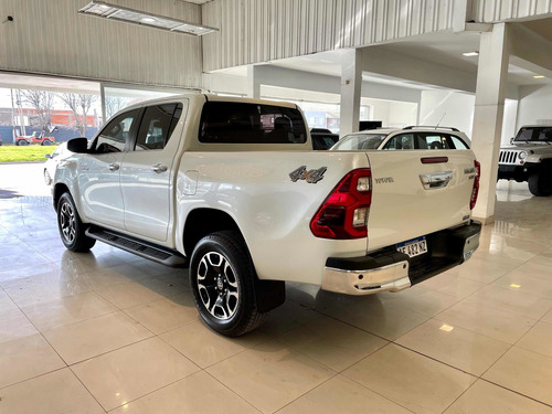 Imagen 4 de 7 de Toyota Hilux Srx Aut. 4x4 204cv.