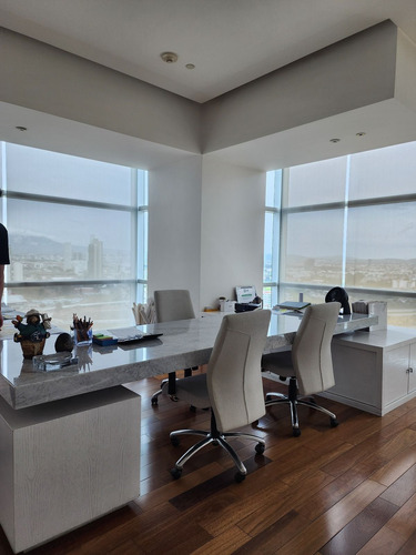Oficina Premium En Venta En Torre Jv Iii - Piso Completo