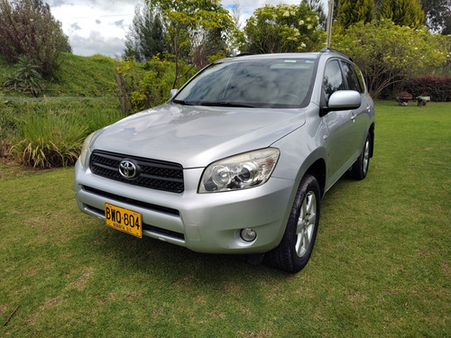 Toyota RAV4 2.4 Imperial