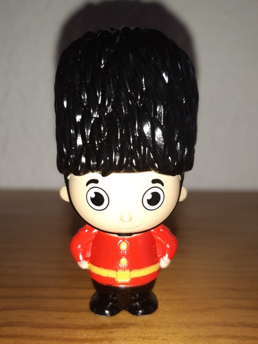 Muñeco Ryan Uniforme Guardia Inglesa Ryan's World (Usado)