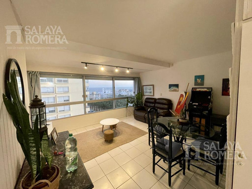 Venta: Apartamento Un Dormitorio Y Medio Con Vista Al Mar En Punta Del Este. Sap5123984