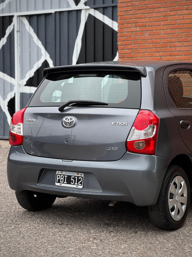 Toyota Etios 1.5 Xs 5 p