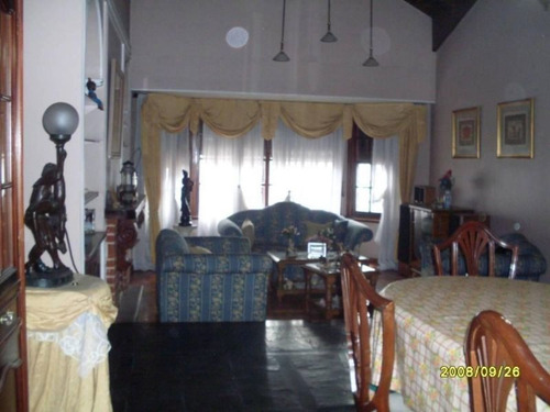 Chalet 4 Ambientes Con Garage Doble