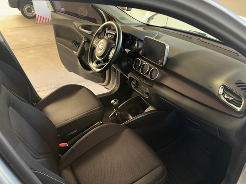 Fiat Cronos 1.8 16v Precision