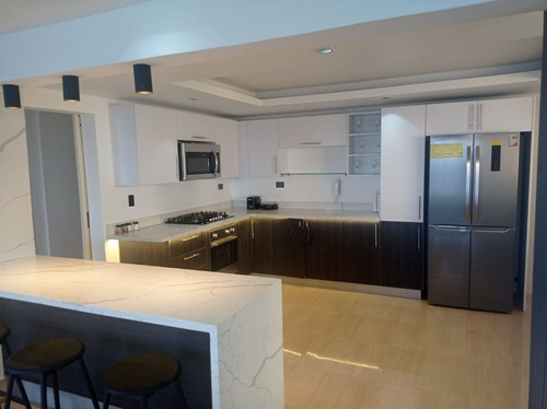 Alquilo Apartamento Con Vista Al Mar En El Malecón De Santo Domingo Amueblado