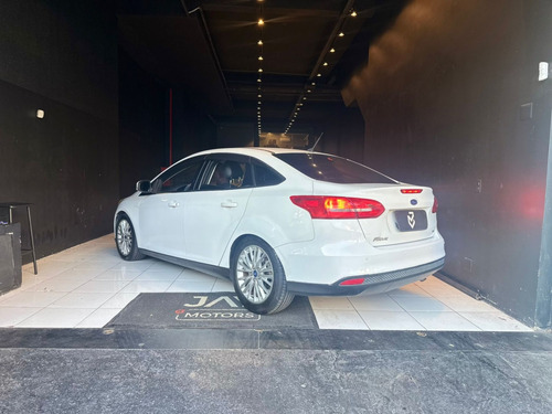 Ford Focus 2.0 SE FASTBACK 16V FLEX 4P POWERSHIFT