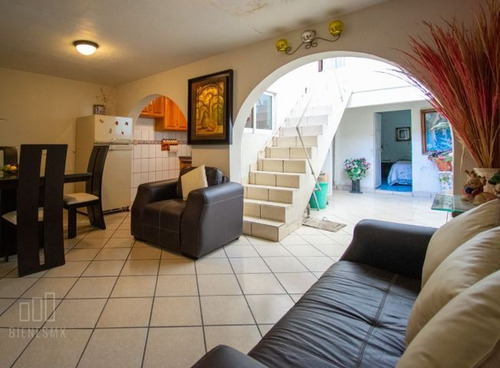 Casa En Venta En Col. Metropolitana, Nezahualcóyotl, St08