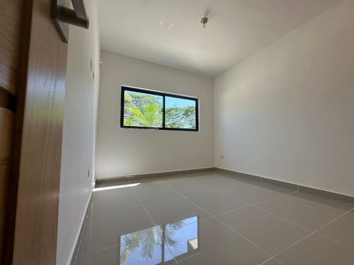 Apartamento En Carretera La Cejas, 1er Nivel De Venta
