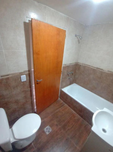 Dúplex En Venta - 1 Dormitorio 2 Baños - 64mts2 - Floresta