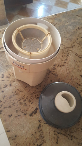 Extractor Jugos Oster