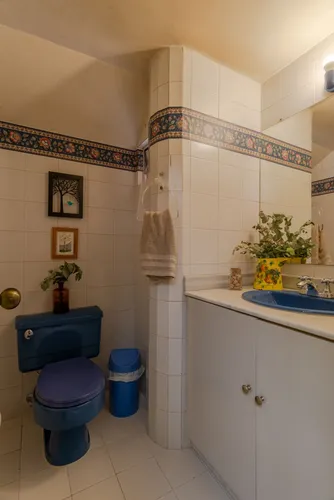Casa En Venta En El Tesoro. Cod V11847