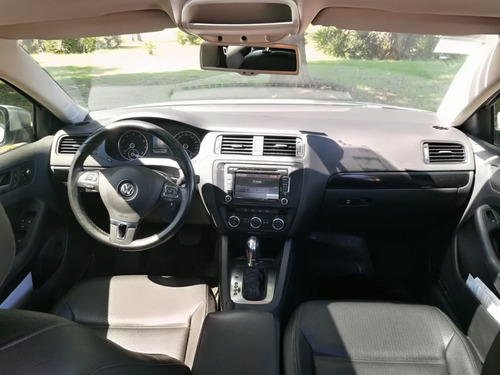 Volkswagen Vento 2.5 Luxury Automático 2013 Gris Cuero Techo
