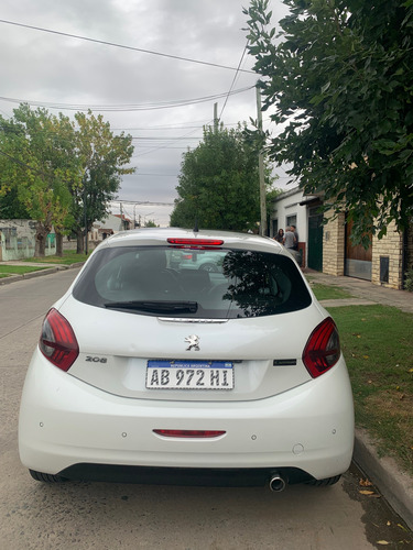 Peugeot 208 1.6 Feline
