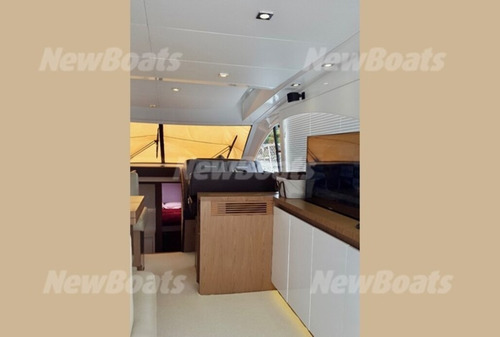 Imagem 6 de 15 de Lancha Beneteau Gt 49 Fly 2012 550 Horas Radar!!