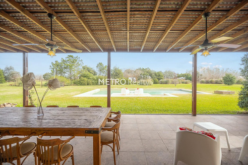 Casa En Venta 5 Dormitorios Cancha De Tenis Y Sauna En Loma Escondida