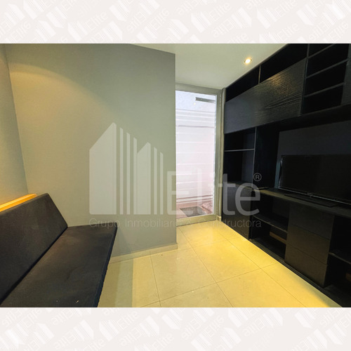 Casa Minimalista De 3 Niveles En Venta En Milenio Iii