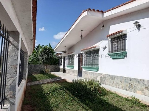 Imagen 3 de 17 de Julio Latouche Rentahouse Vende Amplia Y Comoda Casa Lomas Del Este Valencia 22-12008