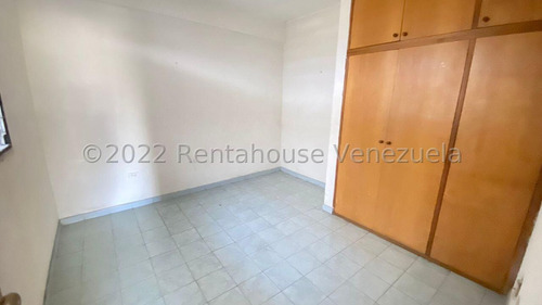 César Bullones Vende Amplio Edificio En Zona Centro, Lara- Codigo 25-4350