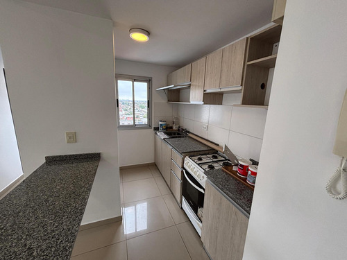 Departamento De 3 Ambientes Con Balcon Al Frente - Wilde