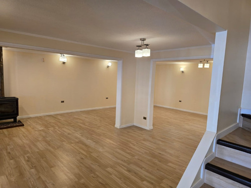 Venta Casa Peuco 5, 244 M2, 6 D 3 B, 2 E Remodelada 100%