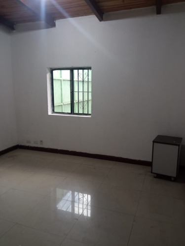 Galpon Industrial - Zona Ind. Maturin, Guarenas (2.200m2)