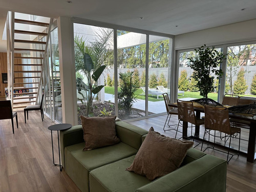 Casa En Venta / Alquiler De 4 Dormitorios | Barrio Carpinchos, Nordelta