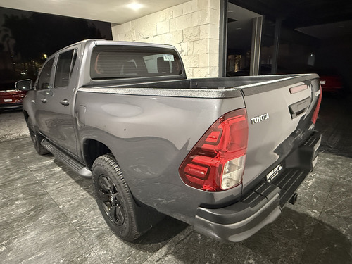 Toyota Hilux 2.7 Cabina Doble Sr Mt